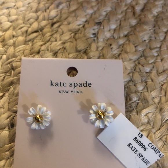 Kate Spade Daisy Earrings NWT